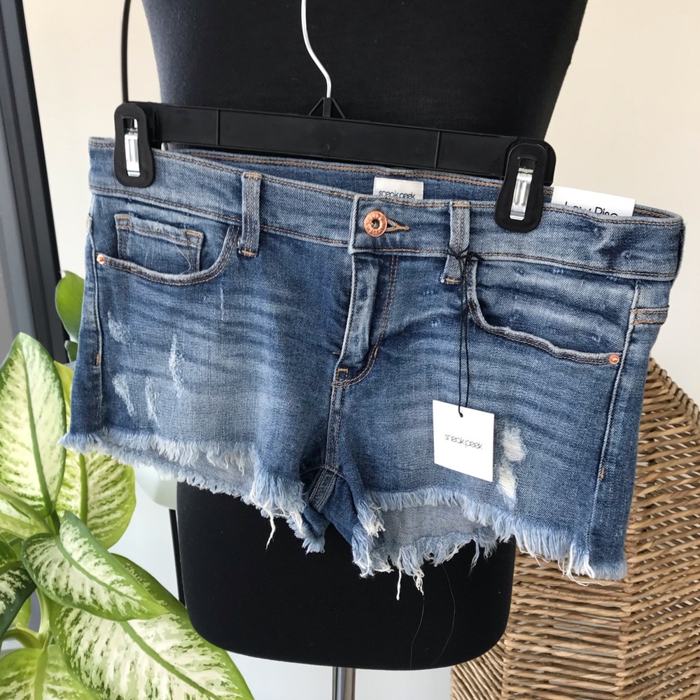 🔺SneakPeek - Low Rise Jean Shorts